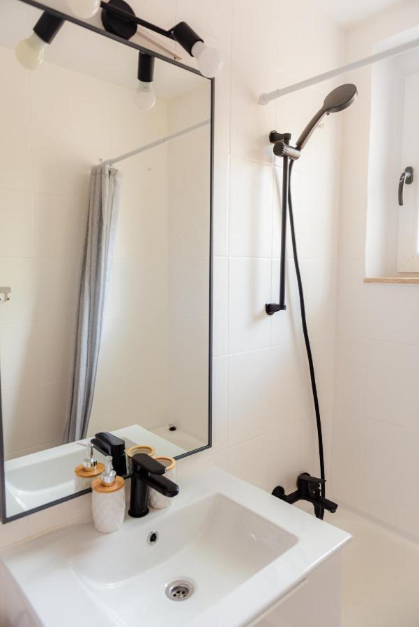 בוקרשט Cozy Apartment Ultracentral Universitate Square מראה חיצוני תמונה