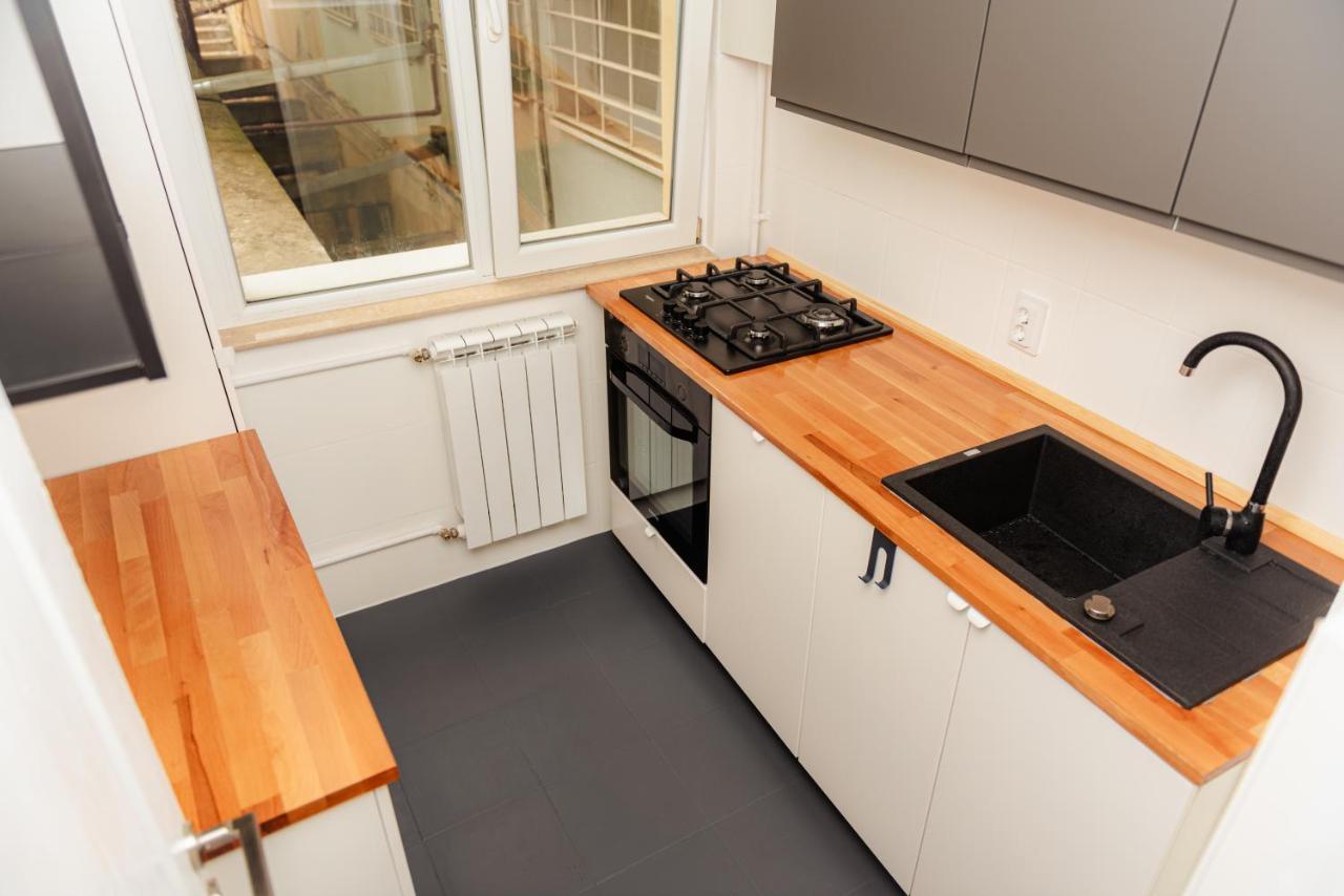בוקרשט Cozy Apartment Ultracentral Universitate Square מראה חיצוני תמונה
